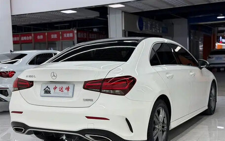 Mercedes-Benz A-Класс, 2022 год, 1 930 800 рублей, 4 фотография