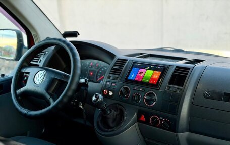 Volkswagen Transporter T5 рестайлинг, 2005 год, 1 195 000 рублей, 13 фотография