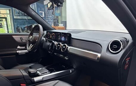 Mercedes-Benz GLB, 2022 год, 2 130 000 рублей, 10 фотография