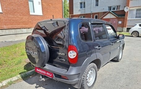 Chevrolet Niva I рестайлинг, 2011 год, 550 000 рублей, 3 фотография