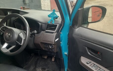 Toyota Roomy I, 2022 год, 1 270 000 рублей, 12 фотография