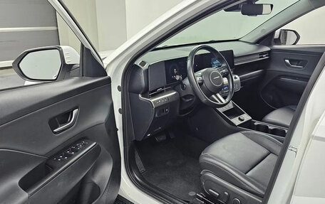 Hyundai Kona, 2023 год, 1 800 000 рублей, 11 фотография