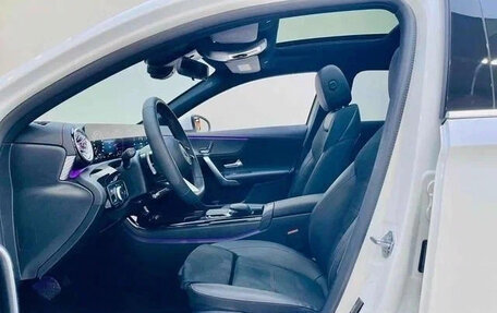 Mercedes-Benz A-Класс, 2022 год, 1 550 000 рублей, 3 фотография