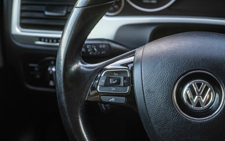 Volkswagen Touareg III, 2015 год, 2 910 000 рублей, 17 фотография