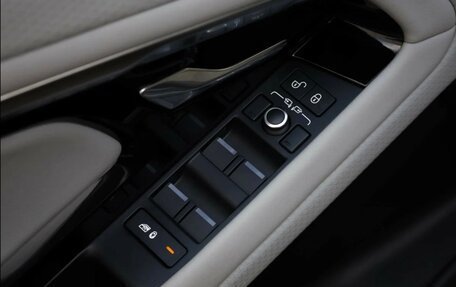Land Rover Range Rover Evoque II, 2019 год, 2 900 000 рублей, 18 фотография