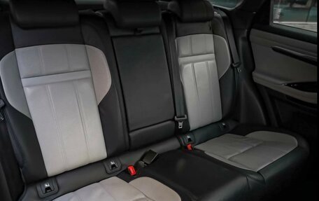 Land Rover Range Rover Evoque II, 2019 год, 2 900 000 рублей, 28 фотография