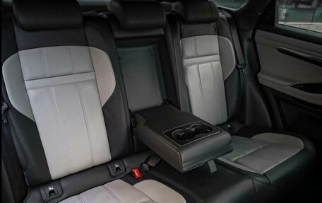 Land Rover Range Rover Evoque II, 2019 год, 2 900 000 рублей, 29 фотография