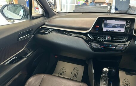 Toyota C-HR I рестайлинг, 2018 год, 1 649 999 рублей, 14 фотография
