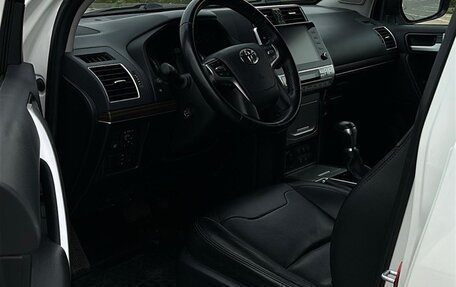Toyota Land Cruiser Prado 150 рестайлинг 2, 2020 год, 6 000 000 рублей, 1 фотография