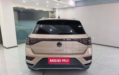 Volkswagen T-Roc I, 2022 год, 1 230 000 рублей, 5 фотография