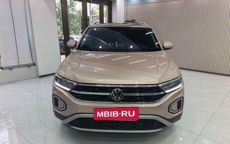 Volkswagen T-Roc I, 2022 год, 1 230 000 рублей, 2 фотография