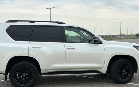 Toyota Land Cruiser Prado 150 рестайлинг 2, 2020 год, 6 000 000 рублей, 5 фотография