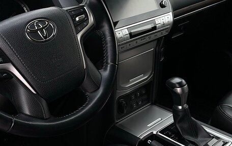 Toyota Land Cruiser Prado 150 рестайлинг 2, 2020 год, 6 000 000 рублей, 4 фотография