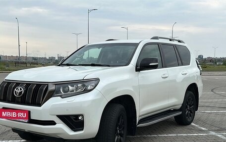 Toyota Land Cruiser Prado 150 рестайлинг 2, 2020 год, 6 000 000 рублей, 6 фотография