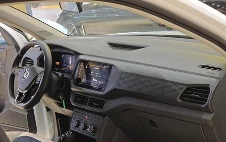 Volkswagen T-Cross I, 2022 год, 1 220 000 рублей, 8 фотография