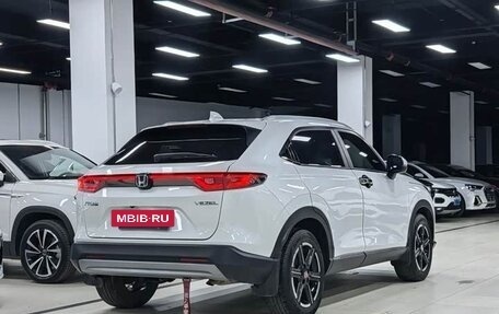 Honda Vezel, 2022 год, 1 350 000 рублей, 4 фотография