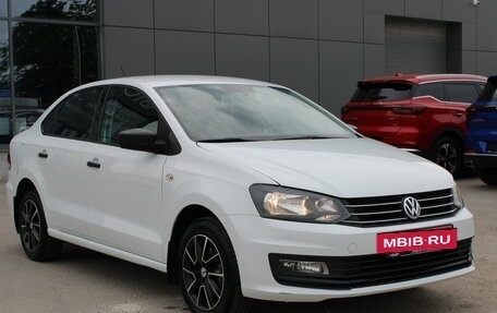 Volkswagen Polo VI (EU Market), 2017 год, 955 000 рублей, 3 фотография