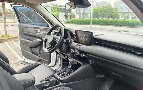 Honda Vezel, 2022 год, 1 450 000 рублей, 10 фотография