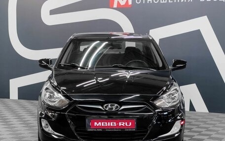 Hyundai Solaris II рестайлинг, 2011 год, 899 900 рублей, 2 фотография