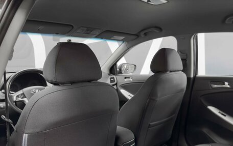 Hyundai Solaris II рестайлинг, 2011 год, 899 900 рублей, 20 фотография