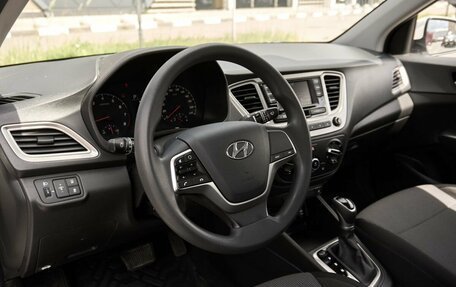 Hyundai Solaris II рестайлинг, 2021 год, 1 844 000 рублей, 5 фотография