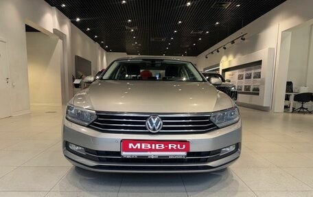 Volkswagen Passat B8 рестайлинг, 2017 год, 1 885 000 рублей, 2 фотография
