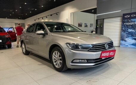 Volkswagen Passat B8 рестайлинг, 2017 год, 1 885 000 рублей, 3 фотография