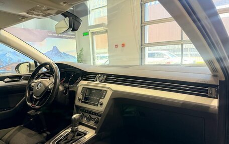 Volkswagen Passat B8 рестайлинг, 2017 год, 1 885 000 рублей, 10 фотография