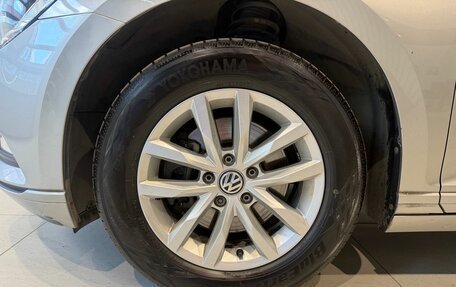 Volkswagen Passat B8 рестайлинг, 2017 год, 1 885 000 рублей, 25 фотография
