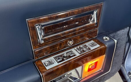 Cadillac Brougham, 1991 год, 8 500 000 рублей, 17 фотография