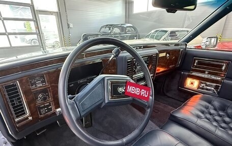 Cadillac Brougham, 1991 год, 8 500 000 рублей, 23 фотография