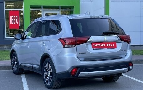 Mitsubishi Outlander III рестайлинг 3, 2017 год, 1 799 000 рублей, 7 фотография