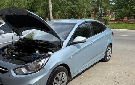 Hyundai Solaris II рестайлинг, 2011 год, 699 999 рублей, 5 фотография