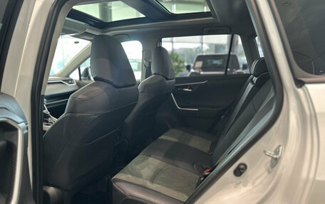Toyota RAV4, 2024 год, 3 870 000 рублей, 15 фотография
