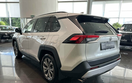 Toyota RAV4, 2024 год, 3 870 000 рублей, 8 фотография