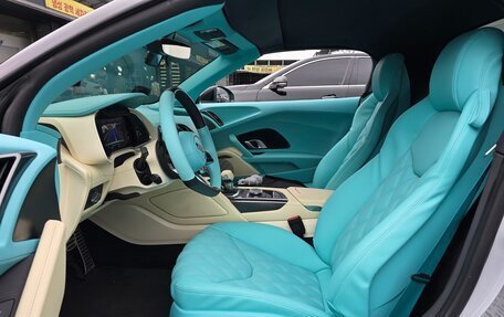 Audi R8, 2021 год, 18 350 000 рублей, 9 фотография