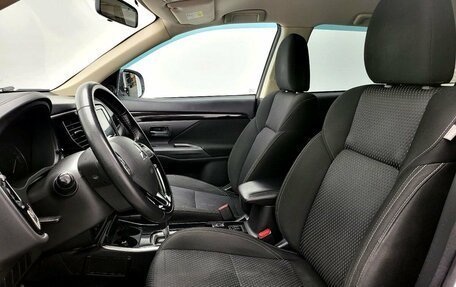 Mitsubishi Outlander III рестайлинг 3, 2019 год, 1 887 000 рублей, 17 фотография