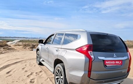 Mitsubishi Pajero Sport III рестайлинг, 2016 год, 2 700 000 рублей, 3 фотография