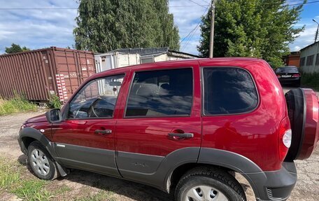 Chevrolet Niva I рестайлинг, 2013 год, 550 000 рублей, 3 фотография