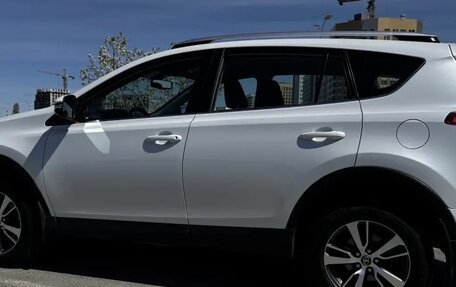 Toyota RAV4, 2018 год, 3 190 000 рублей, 5 фотография