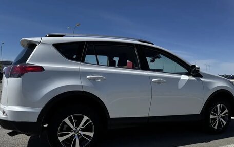 Toyota RAV4, 2018 год, 3 190 000 рублей, 6 фотография