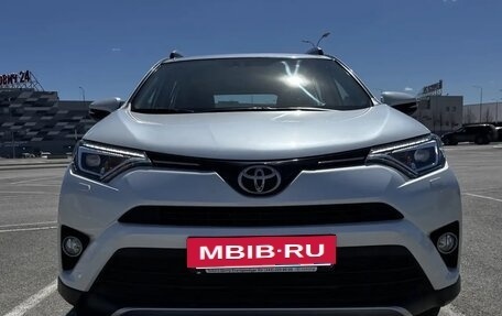 Toyota RAV4, 2018 год, 3 190 000 рублей, 7 фотография