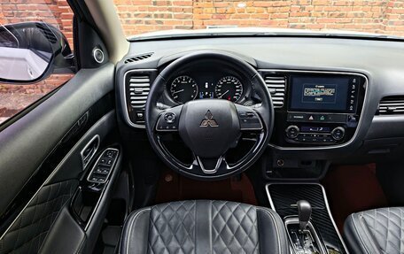 Mitsubishi Outlander III рестайлинг 3, 2022 год, 2 010 010 рублей, 9 фотография