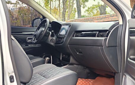 Mitsubishi Outlander III рестайлинг 3, 2022 год, 2 010 010 рублей, 13 фотография