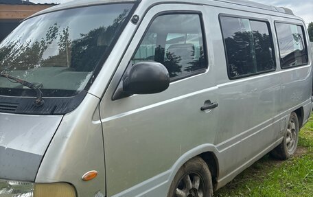 SsangYong Istana, 2002 год, 350 000 рублей, 2 фотография