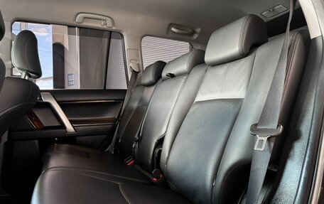 Toyota Land Cruiser Prado 150 рестайлинг 2, 2016 год, 4 499 000 рублей, 10 фотография