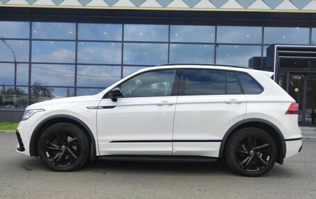 Volkswagen Tiguan II, 2021 год, 3 990 000 рублей, 2 фотография