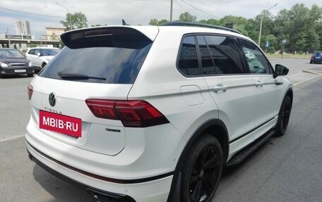 Volkswagen Tiguan II, 2021 год, 3 990 000 рублей, 6 фотография