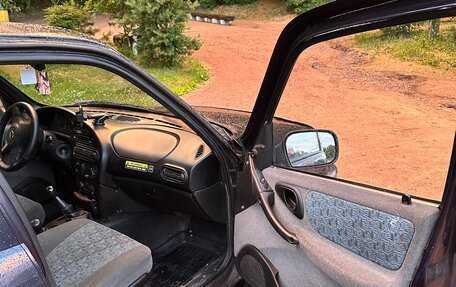 Chevrolet Niva I рестайлинг, 2004 год, 250 000 рублей, 10 фотография
