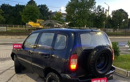 Chevrolet Niva I рестайлинг, 2004 год, 250 000 рублей, 31 фотография
